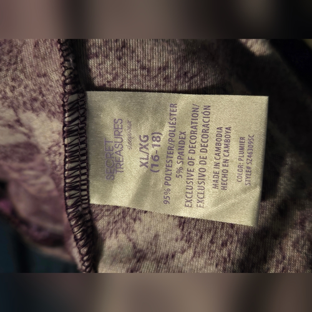 1071 secret treasures pajama set. - Picture 11 of 14